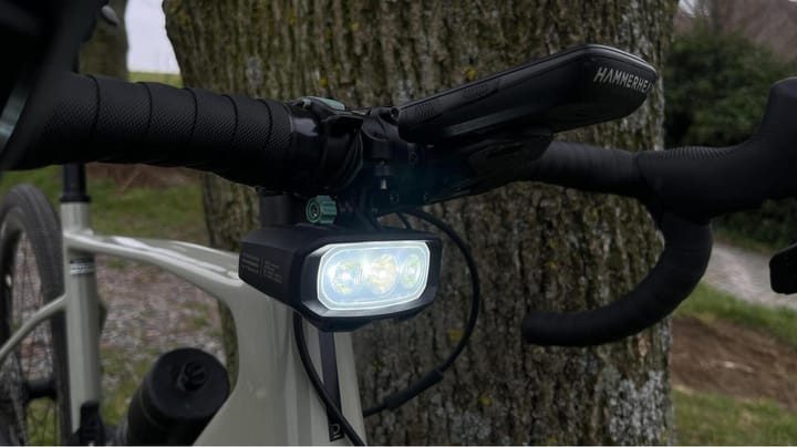 "FL940" de chez Decath: Votre Complice pour des Nuits Épiques à Vélo !